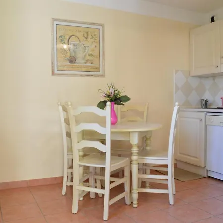 : Appt Avec Piscine, Tennis, Et Parking Au Rez De Jardin - Fr-1-226-380 Apartment *