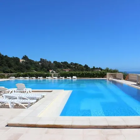: Appt Avec Piscine, Tennis, Et Parking Au Rez De Jardin - Fr-1-226-380 Apartment Les Issambres